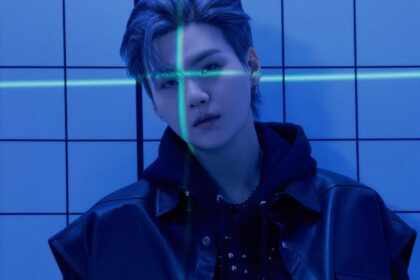 Media outlet reports about a social service worker claiming that SUGA had a lackadaisical attitude towards his responsibilities