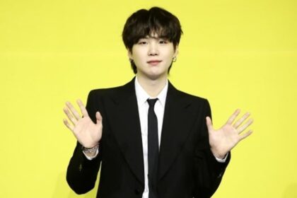 Suga to appear for police questioning on August 22