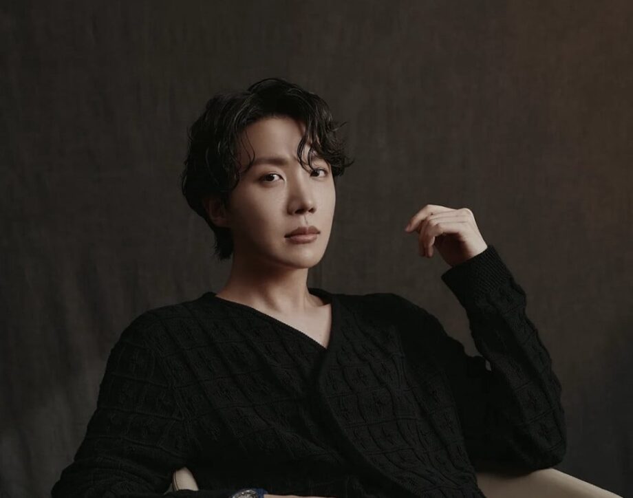 BTS’s J-Hope becomes first Korean male solo artist to grace the cover of Billboard Magazine BTS’s J-Hope becomes first Korean male solo artist to grace the cover of Billboard Magazine